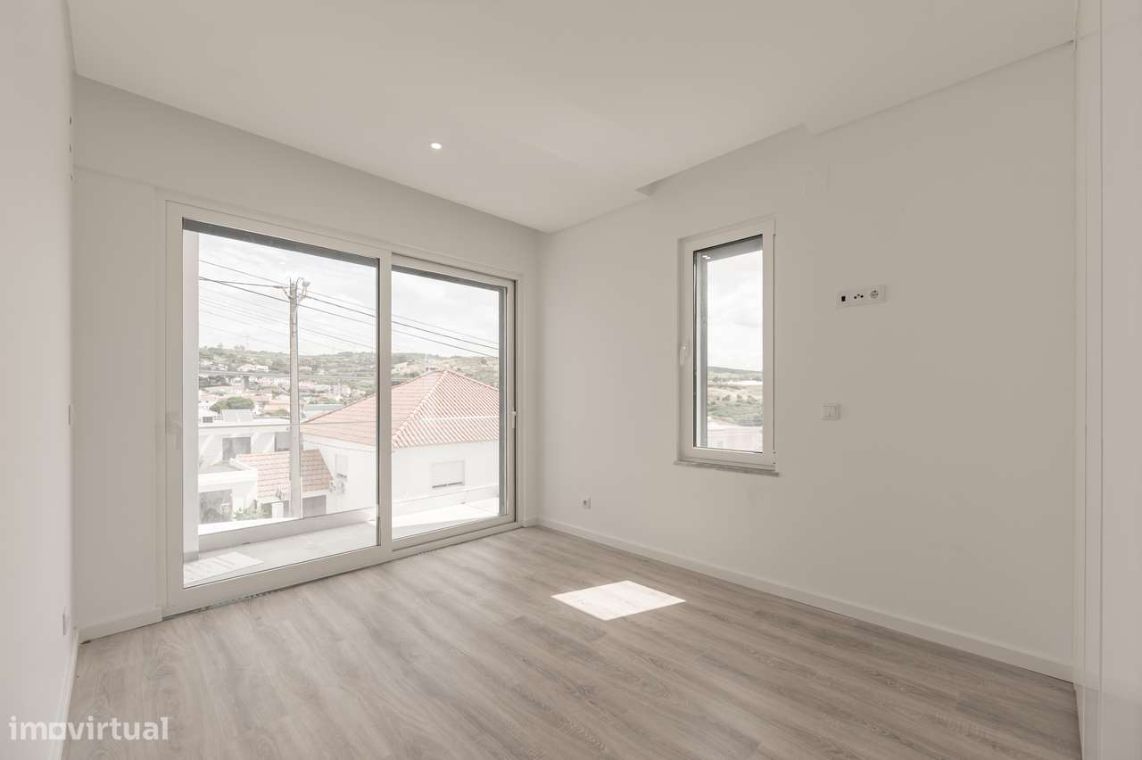 Moradia independente T4+1 nova c/piscina a 20 minutos Lisboa-29