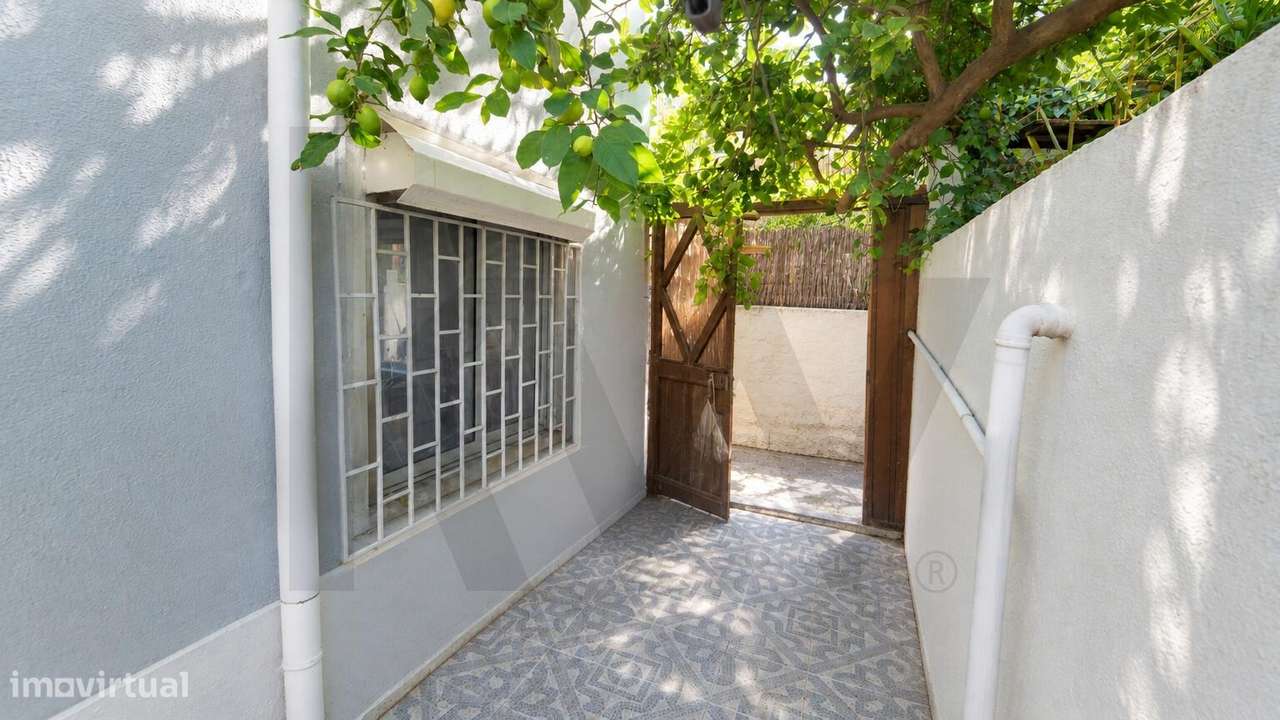 Apartamento T2 com espaço adicional independente | Almada-22