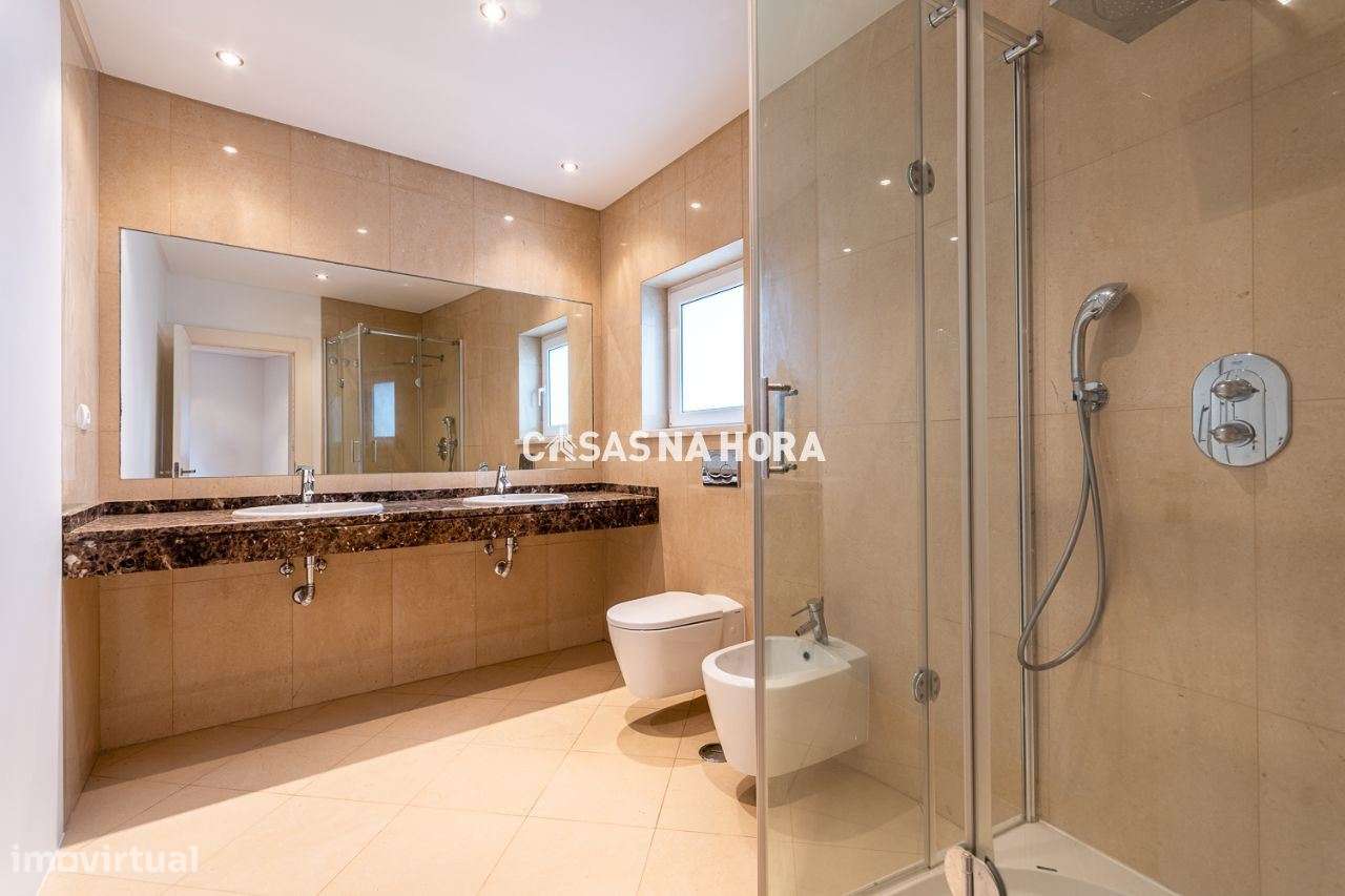 Moradia T4 no Belas Clube de Campo-17