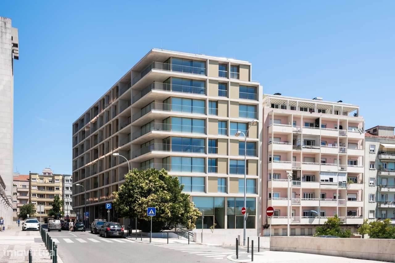 Apartamento T1 + 1 com vista, Campo Pequeno, Lisboa-35