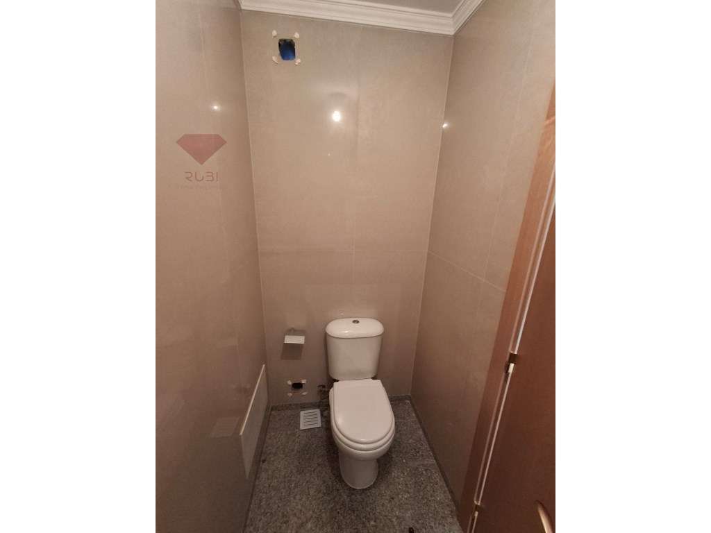 Moradia T4 à venda na Cotovia - Sesimbra-42