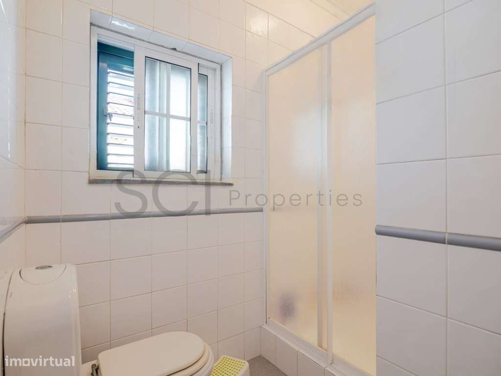 Moradia T5 Independente com Garagem em Fernão Ferro-32