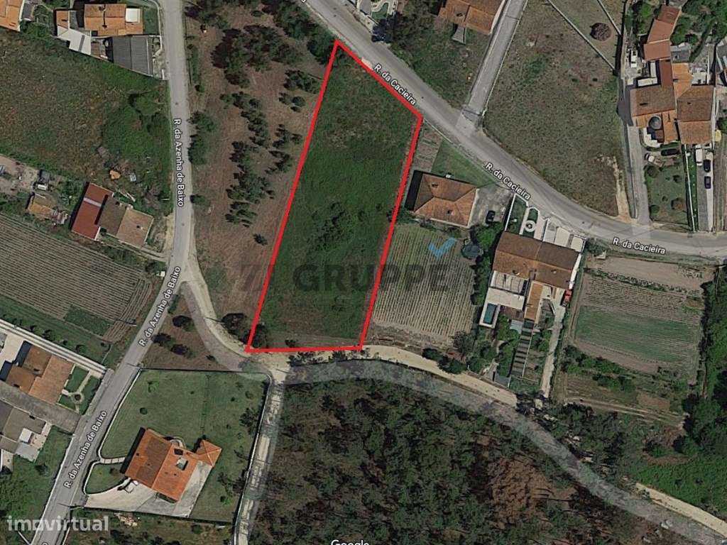 Lote de terreno com possibilidade de construção de 2 moradias-4