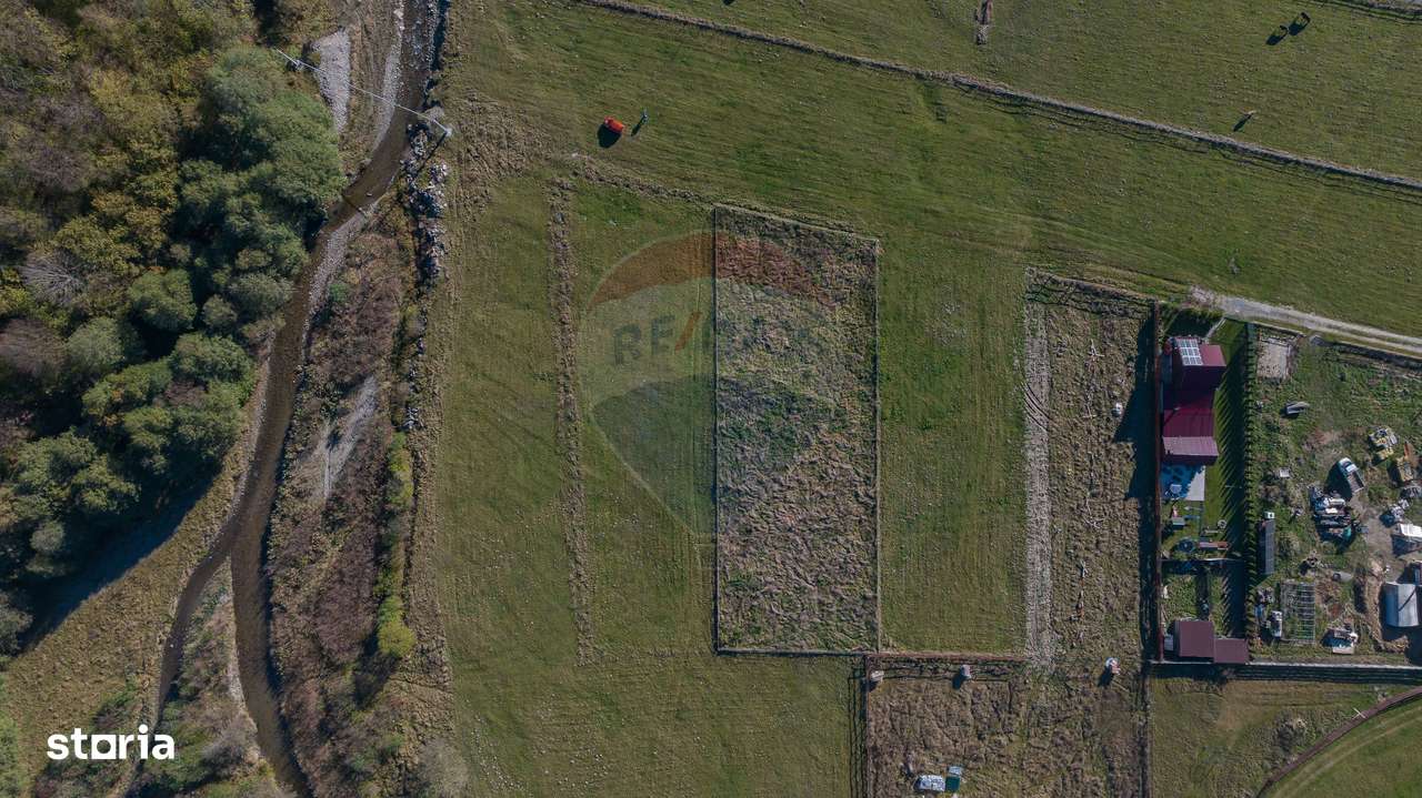 Teren cu priveliște de vis și curent trifazic – Plaiul Foii - Imagine principală: 2/7