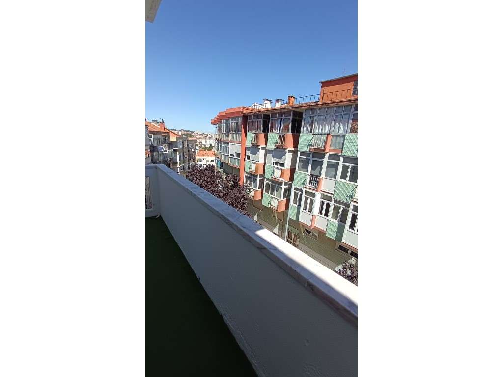 Apartamento T3 REMODELADO | Centro do Cacém-28