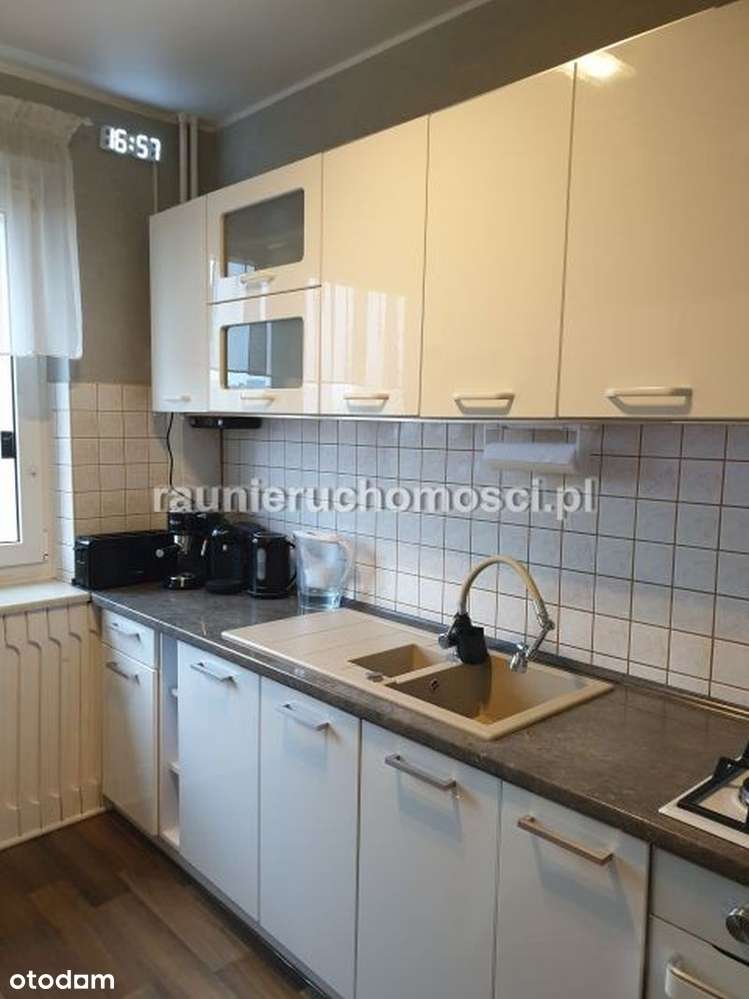 Doże mieszkanie, kuchnia oddzielna, łazienka i WC osobno, loggia