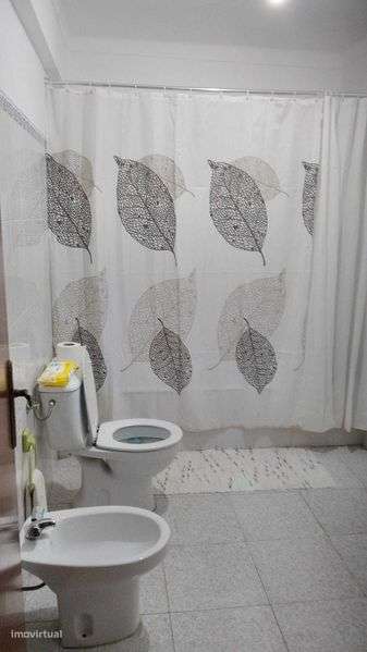 Arrenda-se T2 em muito bom estado - Grande imagem: 4/12