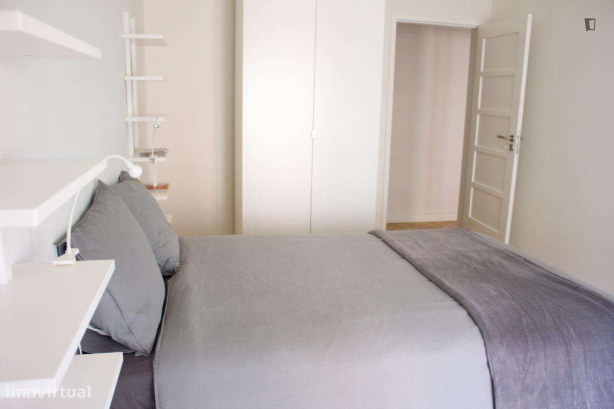 Quarto - localizado em Roma-Areeiro Lisbon - Grande imagem: 3/10