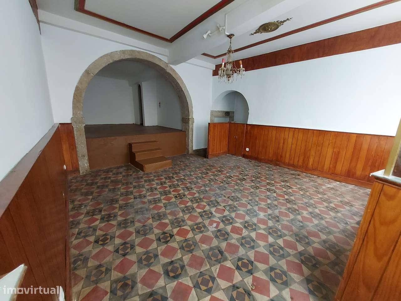 Loja c/montra 2m; caminho do eléctrico 28; 2 WC - Grande imagem: 4/24