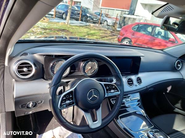 Mercedes-Benz E 220 d Aut. - 12