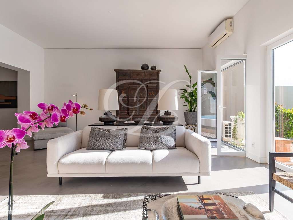 Moradia T5 c/ Piscina e Zona Lounge | Estoril-11