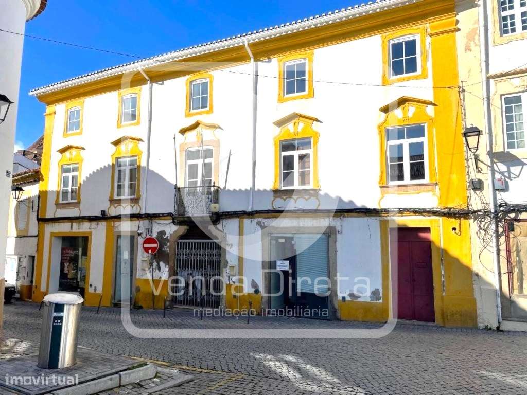Prédio urbano com logradouro em zona histórica de Portalegre - Pote... - Grande imagem: 2/38
