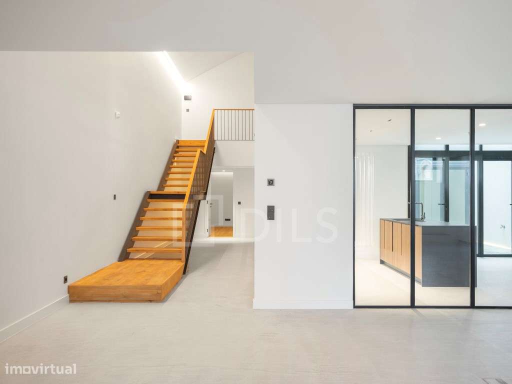 Apartamento T5 duplex novo com terraço e quatro lugares de estacion... - Grande imagem: 2/51