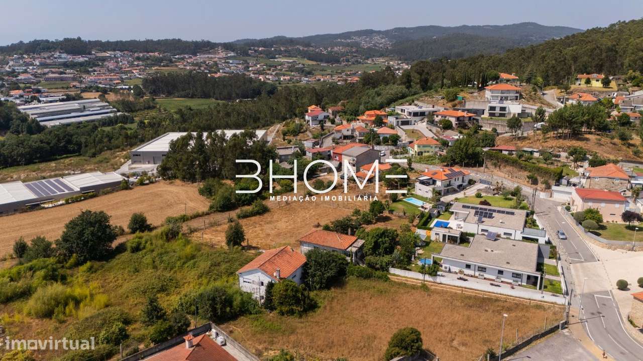 Moradia T4 c/ 670m2 de quintal + Terreno independente com 1.300m2-31