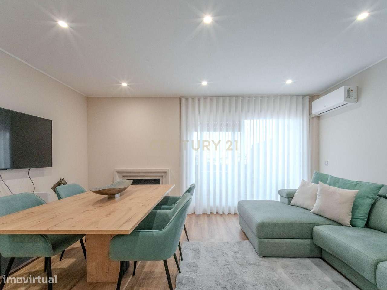 Apartamento T3 Renovado com Terraço e Garagem – Águas Santas - Grande imagem: 2/42