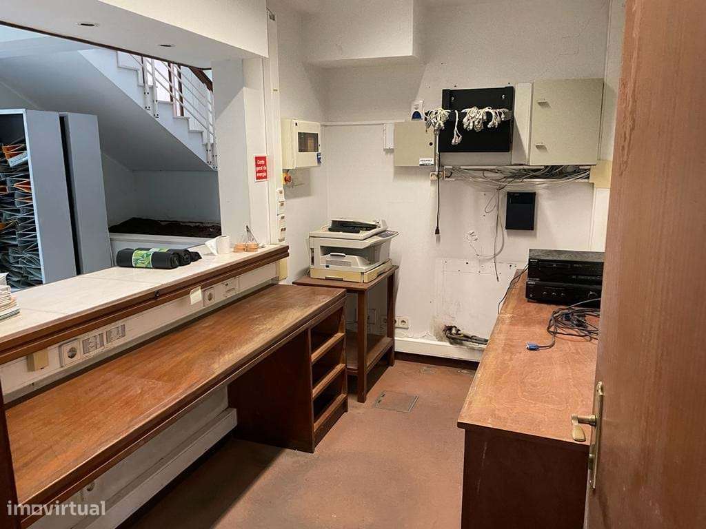 Prédio de uso misto em Ponta Delgada - Grande imagem: 3/52