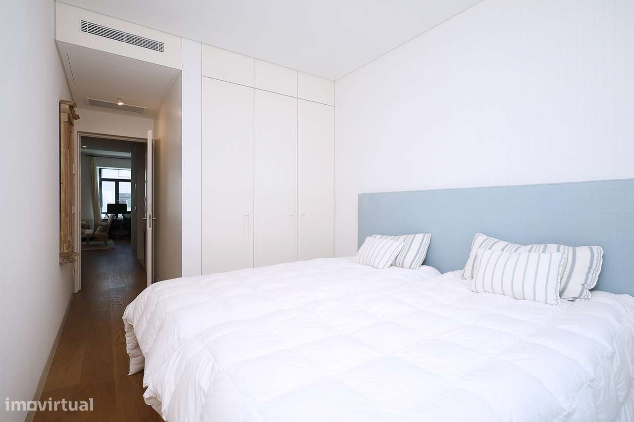 Apartamento T2 - Junto à Av. Liberdade - Totalmente Mobilado - Garagem-24