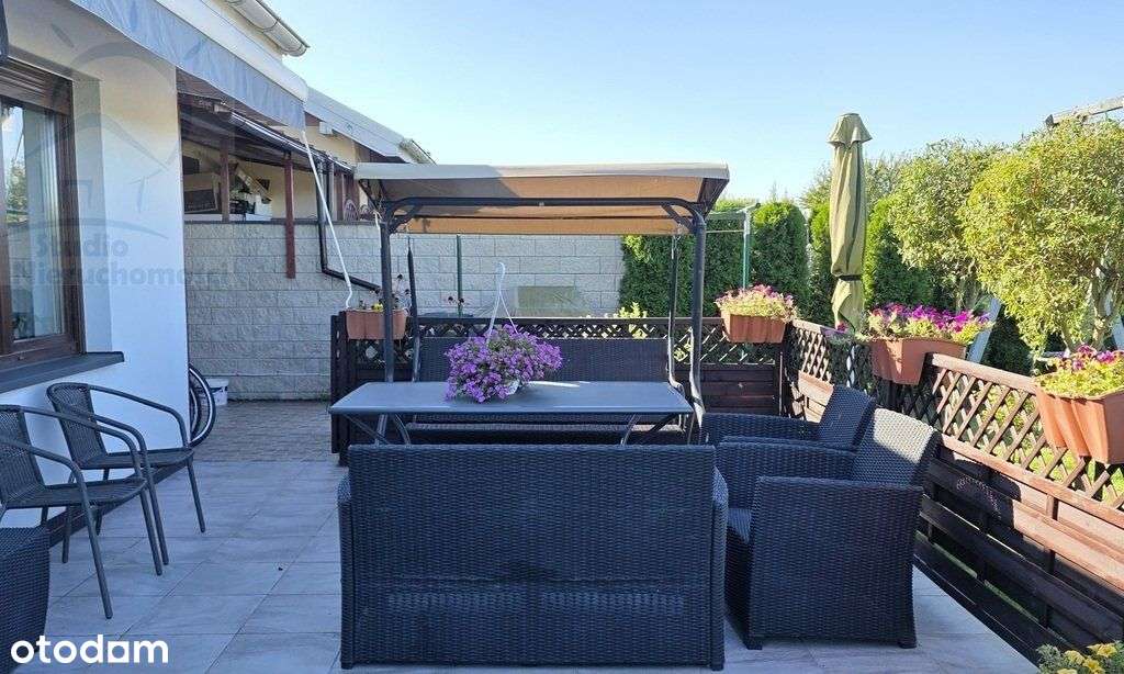 Połowa bliźniaka w spokojnej okolicy-5