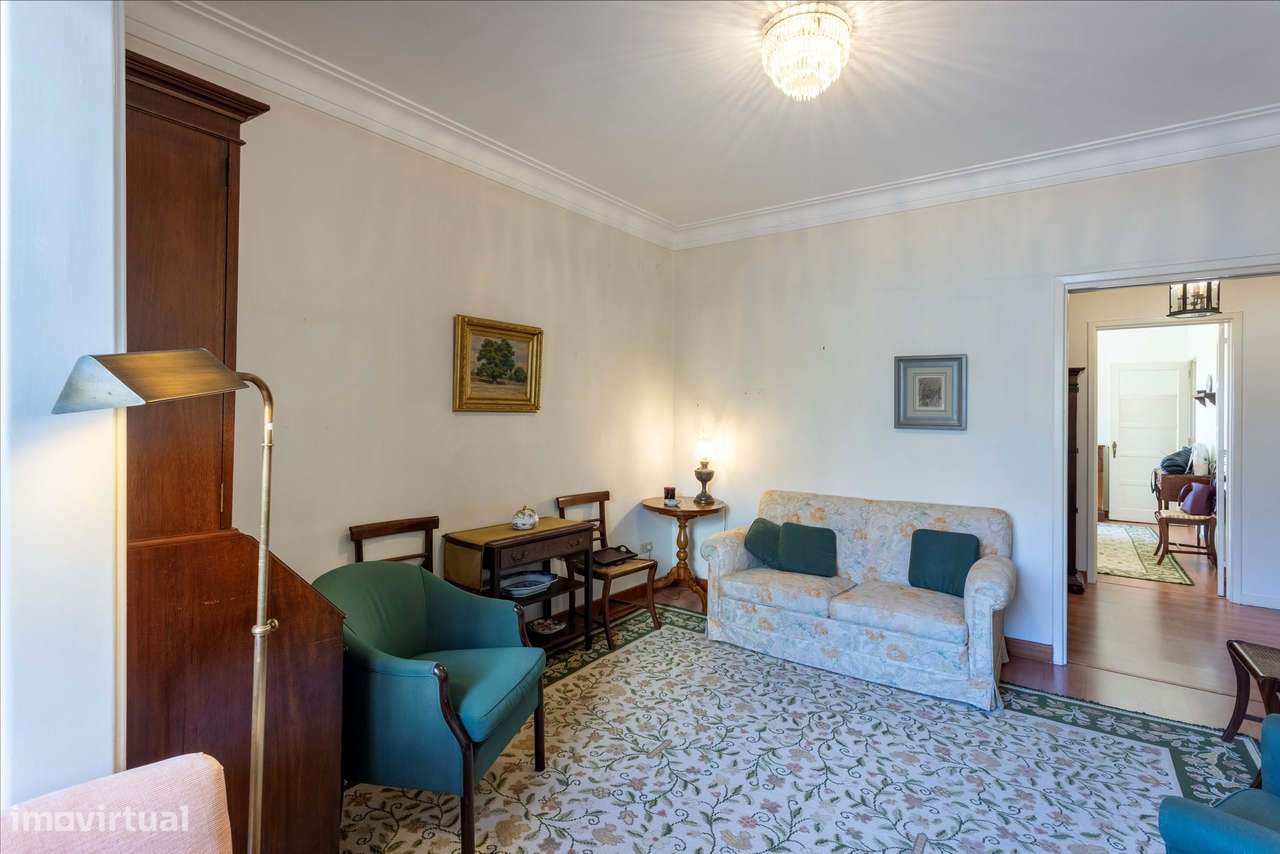 Apartamento T5 com garagem e arrecadação na Estrela, Lisboa - Grande imagem: 5/22