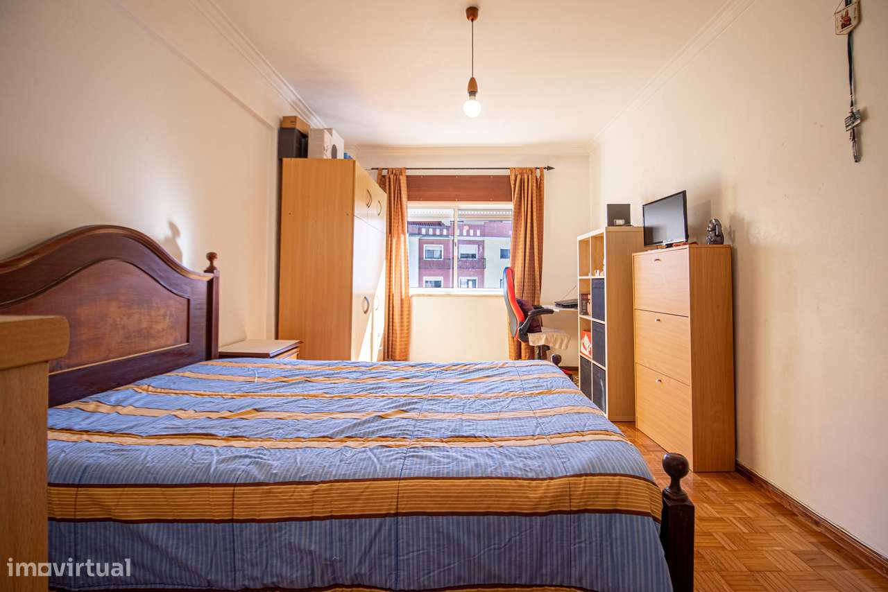 Apartamento T3 c/ 2 WCs e Sala c/ Lareira em Monte Abraão, Sintra-24