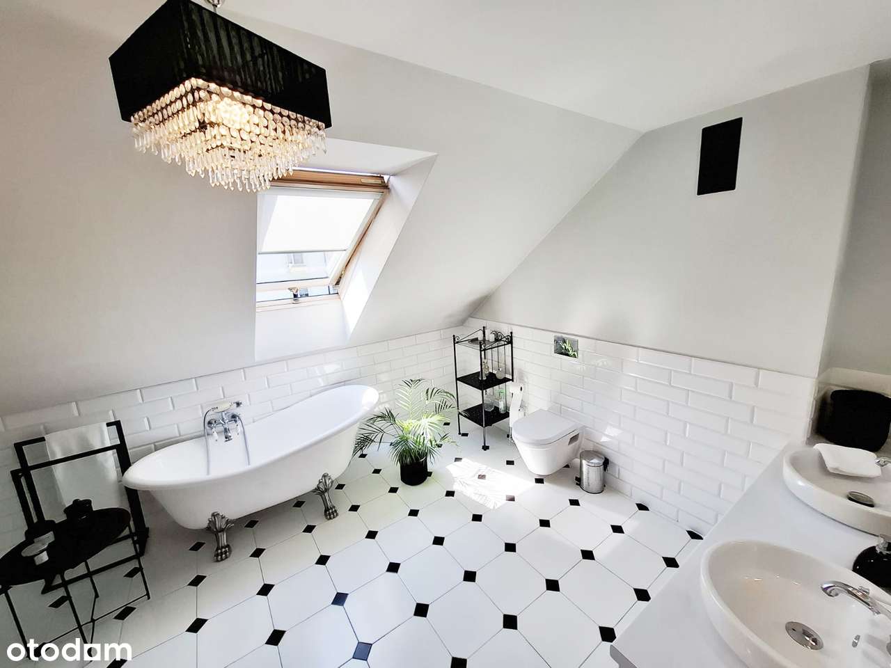 Przestronny dom z garażem w Świerklańcu-9