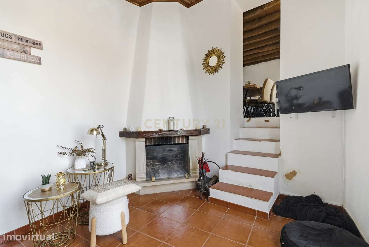 Moradia T2 com 2 salas e Pátio – Loubagueira, Torres Vedras-6