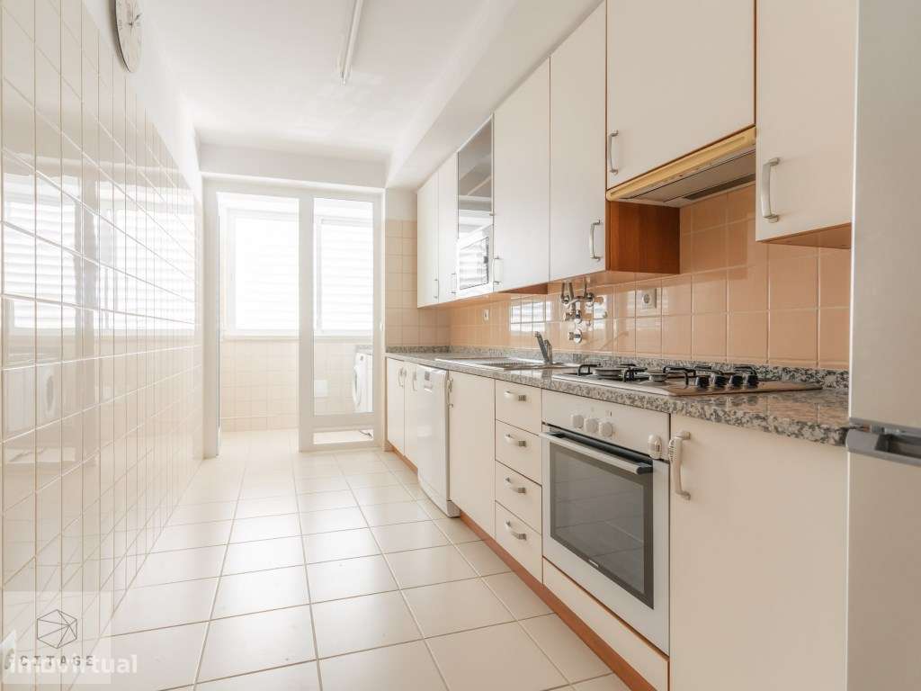 Apartamento T3 Alta de Lisboa com varanda, garagem e arrecadação - Grande imagem: 5/29