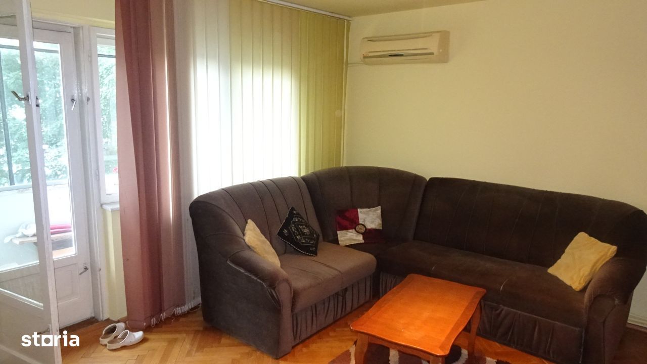 Vand apartament 4 camere in Deva, decomandat, etaj 2, zona Hotel Deva