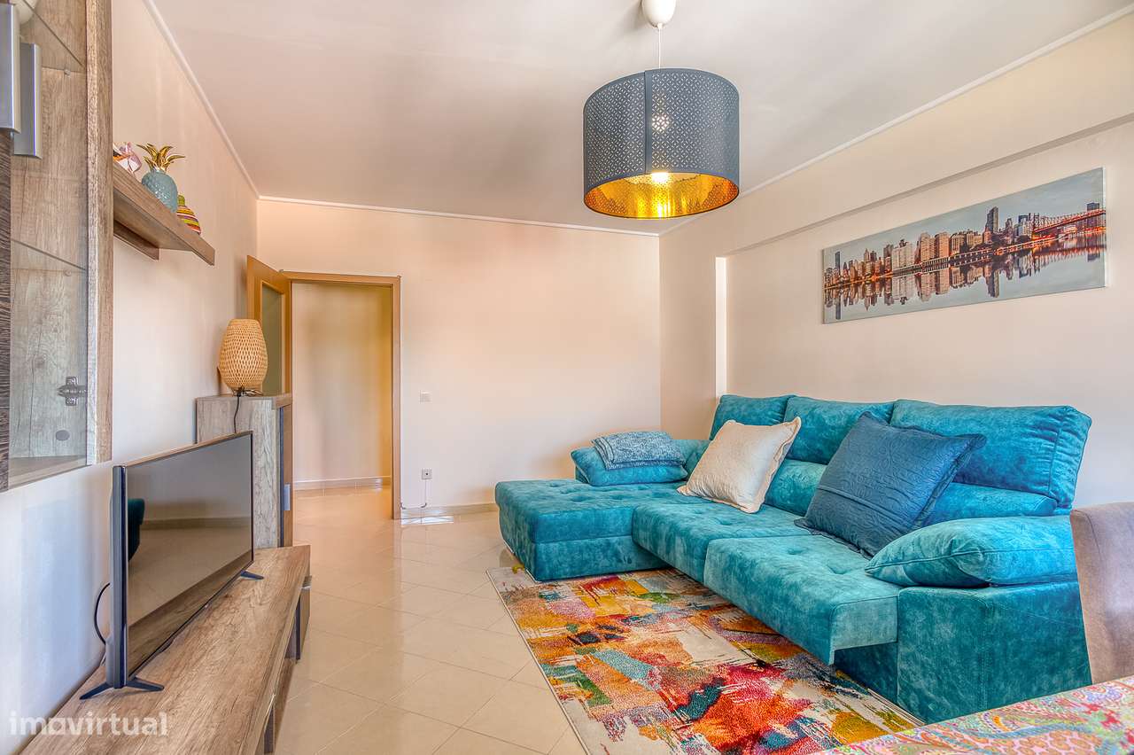 Fantástico T3 em Corroios com arrecadação e lugar de parqueamento - Grande imagem: 2/16