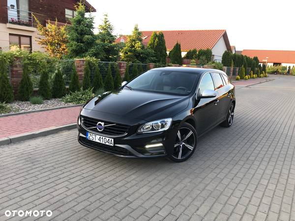 Volvo V60 D4 Drive-E R-Design Momentum - 12