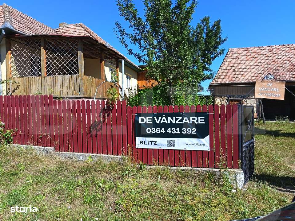 Casa 2 camere, 1040 mp, zona Petresti de Jos