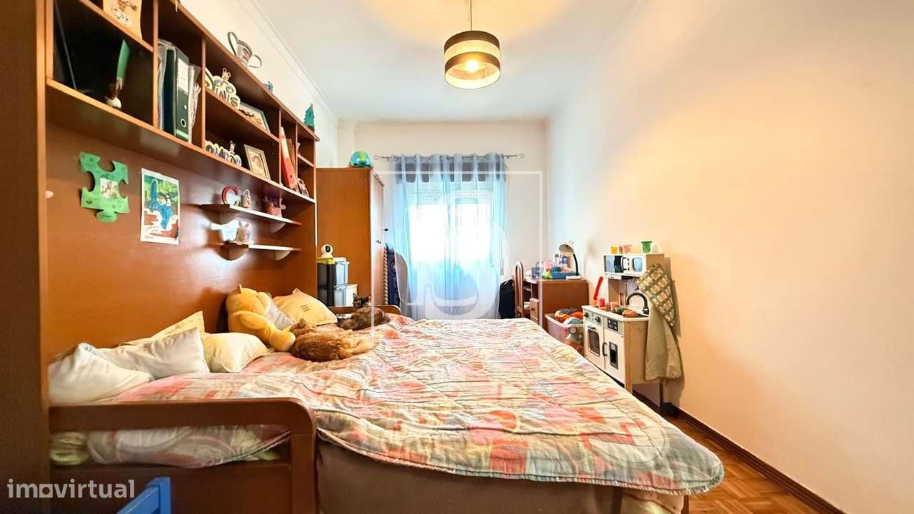 Apartamento T2 com Varanda e Arrecadação na Moita-16