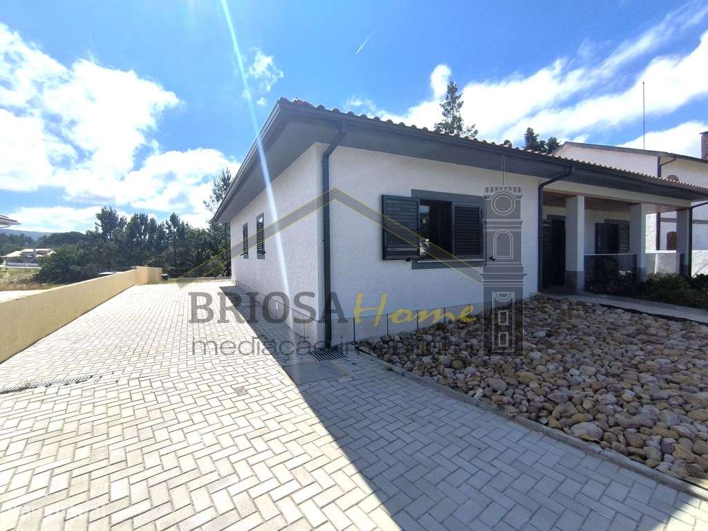 Moradia T3 em Vila Nova de Poiares-45