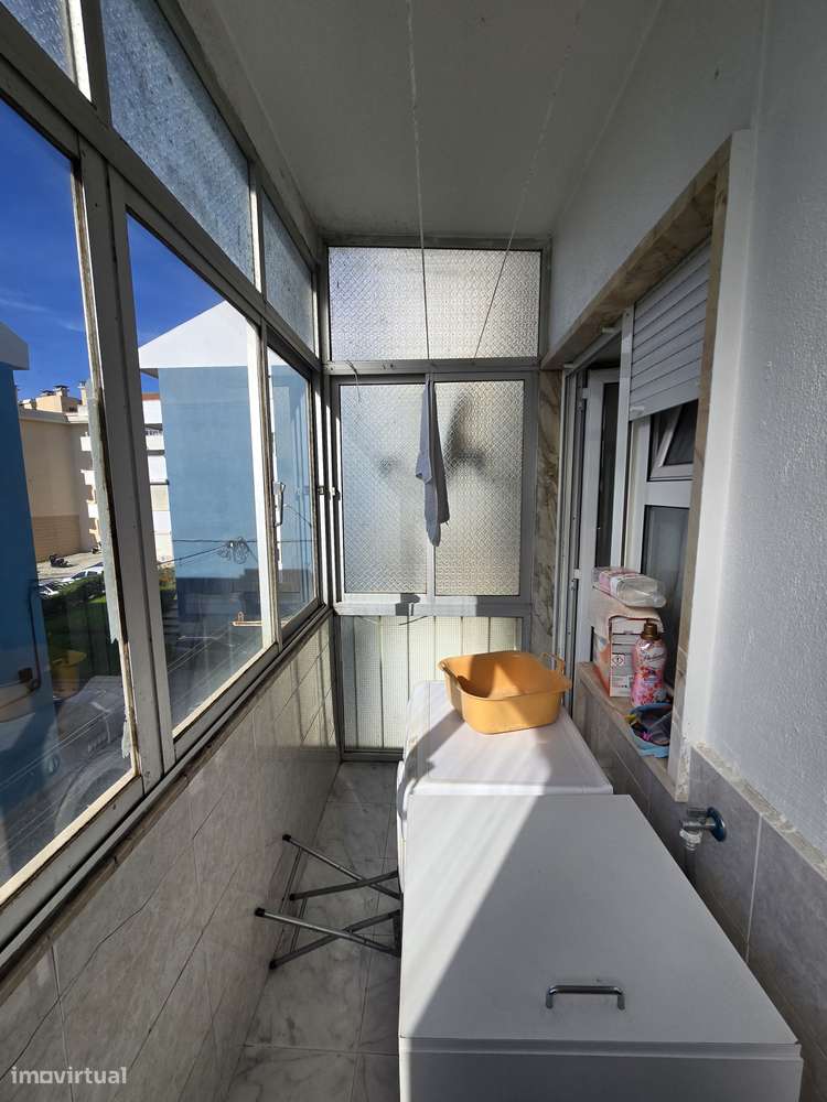 T1 na Póvoa de Santa Iria com escritório extra (Arrecadação com WC) - Grande imagem: 3/10