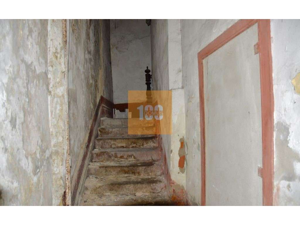 Prédio na Rua de Belmonte - Grande imagem: 5/30