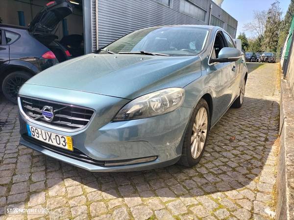 Volvo V40 1.6 D2 Momentum - 1