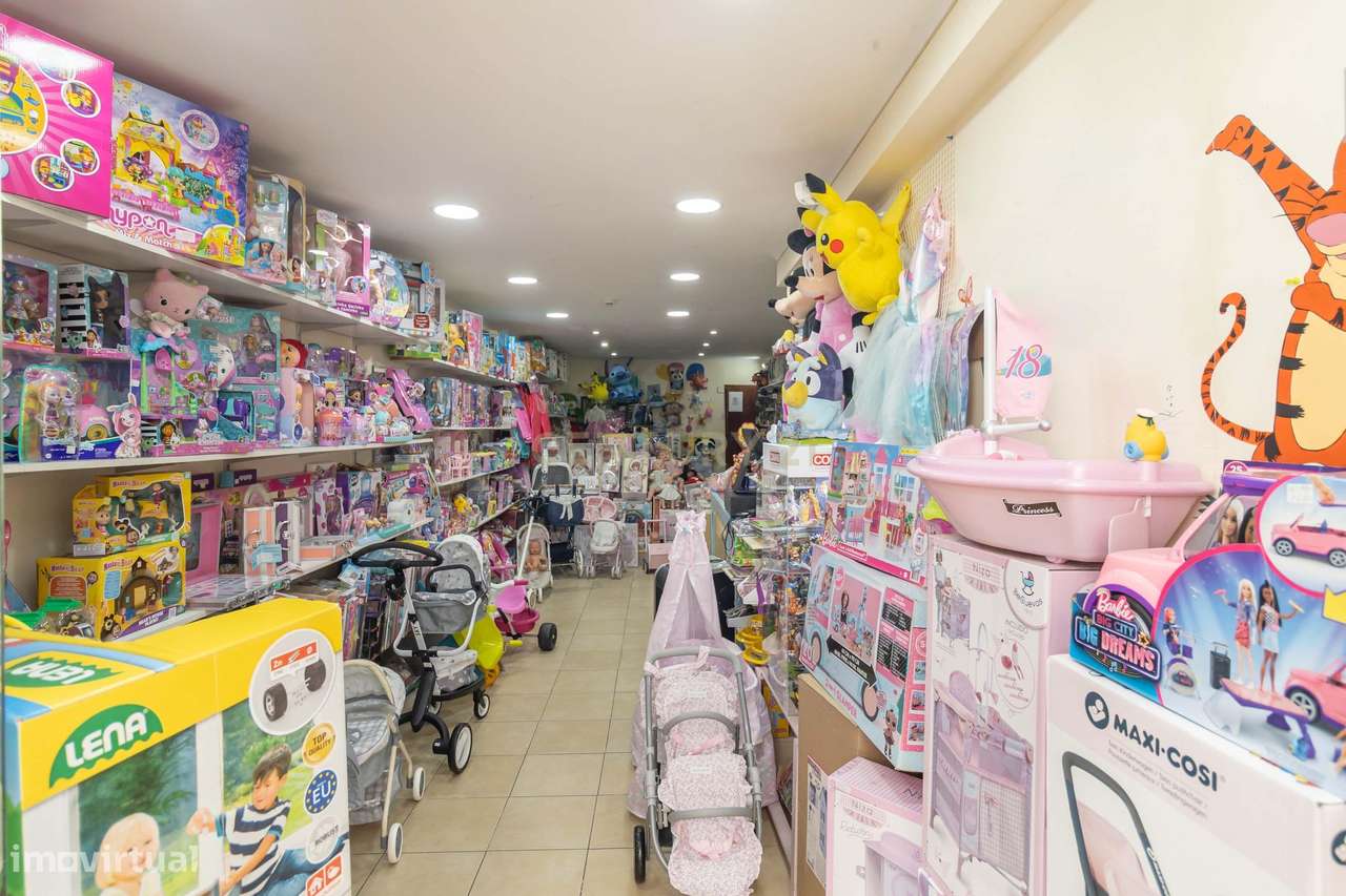 Oportunidade de Trespasse: Loja no Coração da Baixa de Setúbal! - Grande imagem: 4/23