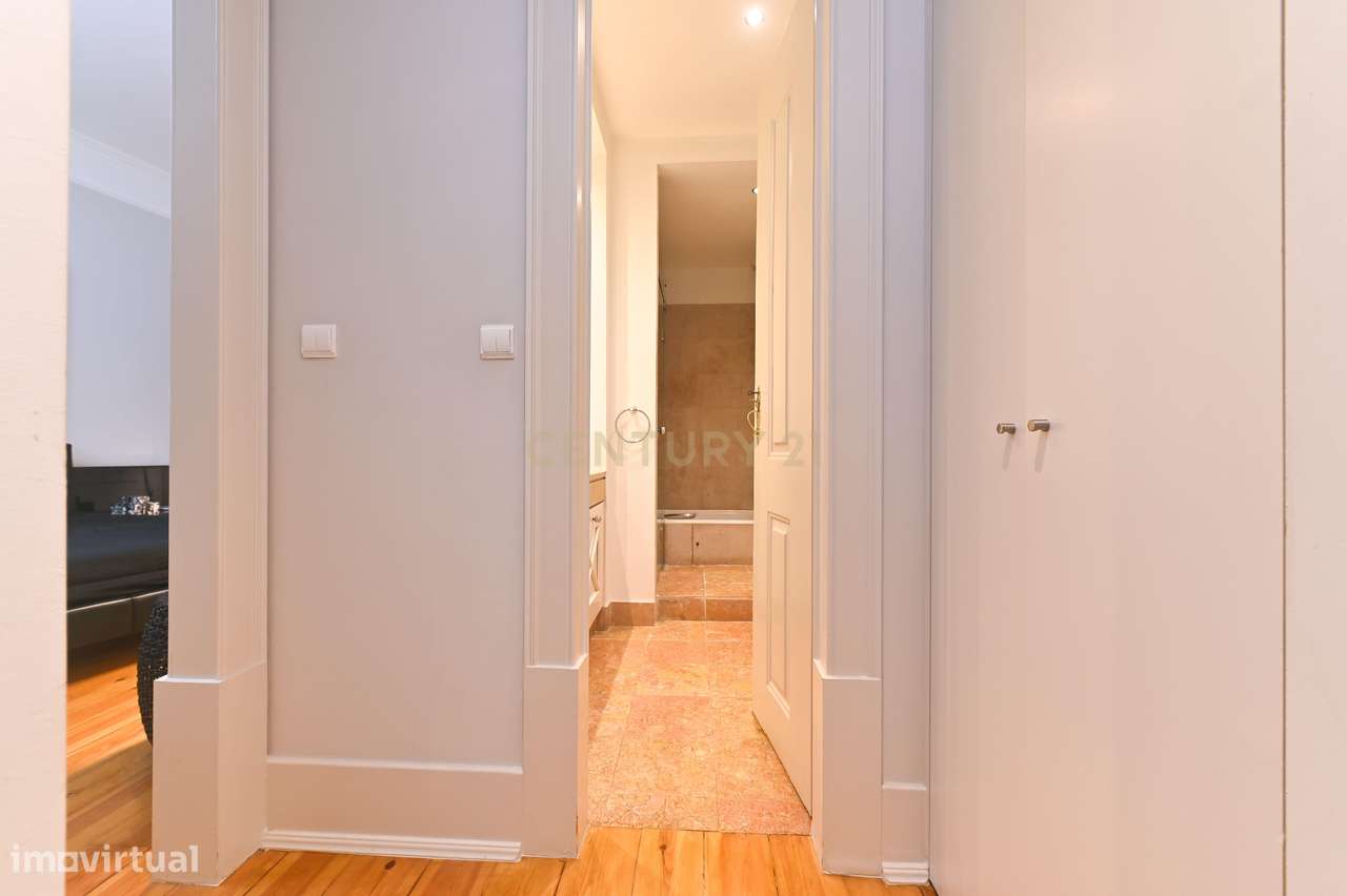 Exclusivo apartamento T4 com estacionamento privado na Baixa, junto ao-11