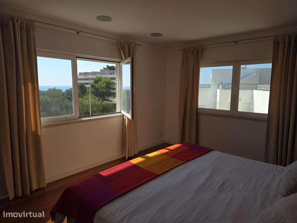 Moradia T5 com Terraço e Piscina-48