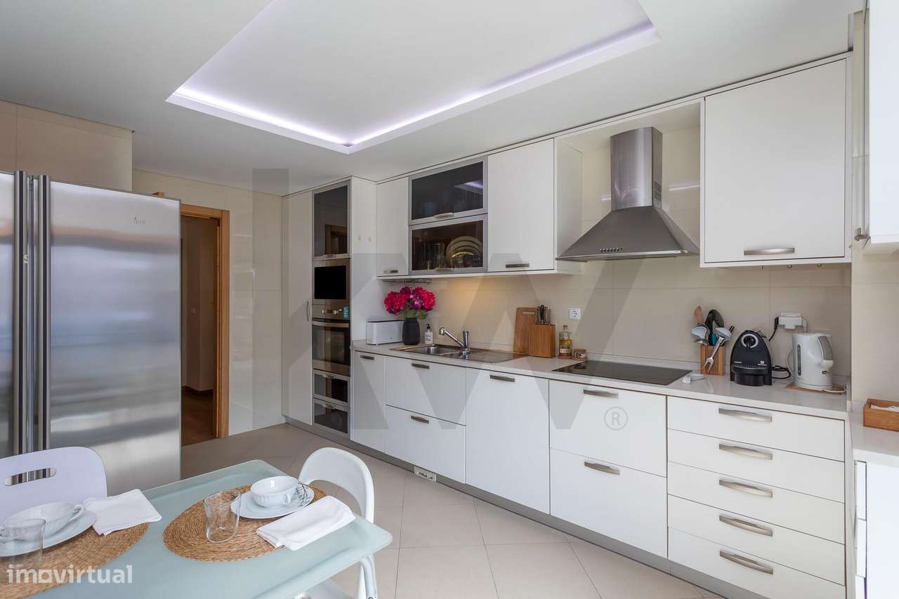 T3 com duas suites e dois lugares de garagem (Box) | Terraços do Marqu-1