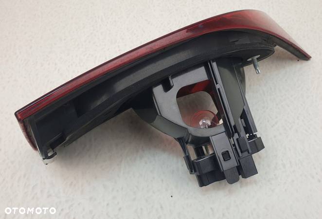 BMW X1 E84 PRZED LIFT LAMPA LEWA TYLNA TYŁ KLAPA 2992479 ORYG - 3