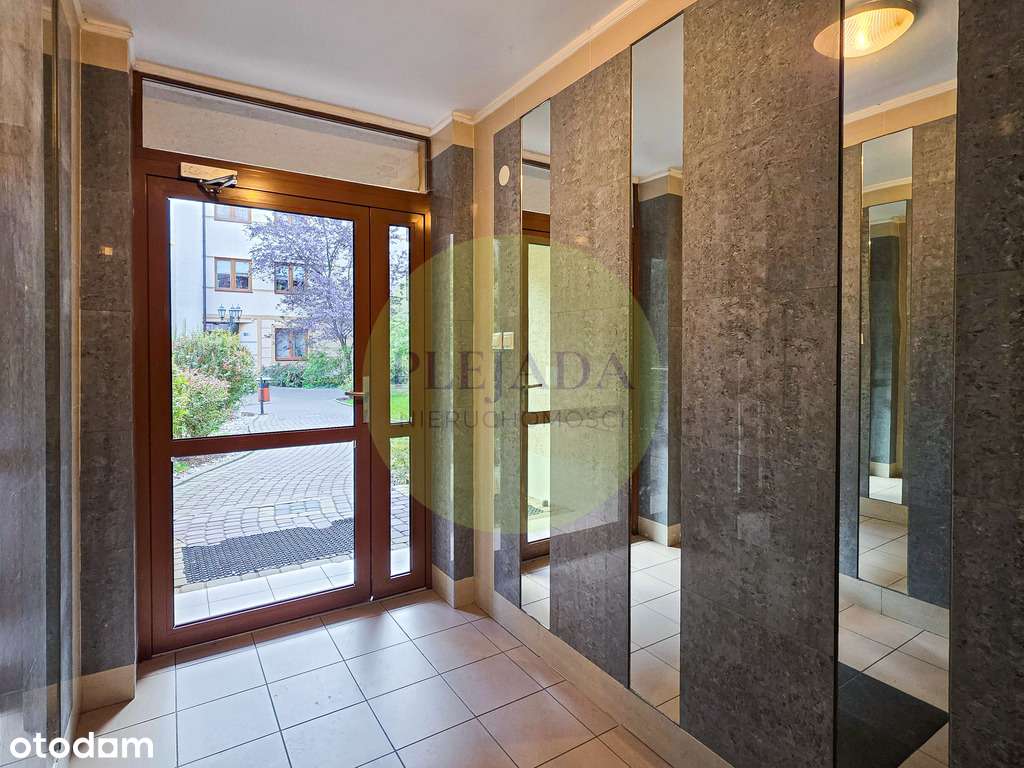 Duże 2- poziomowe mieszkanie na strzeżonym osiedlu-11