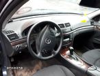 MERCEDES W211 3.2 CDI 02-06 OM648 BŁOTNIK PRZÓD PRZEDNI LEWY C189 - 14