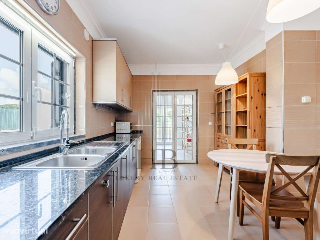 Exclusiva Moradia T4 com Piscina e Jardim |S. Joao das Lampas |Sintra-19