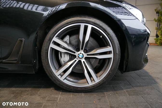 BMW Seria 7 750i xDrive - 40