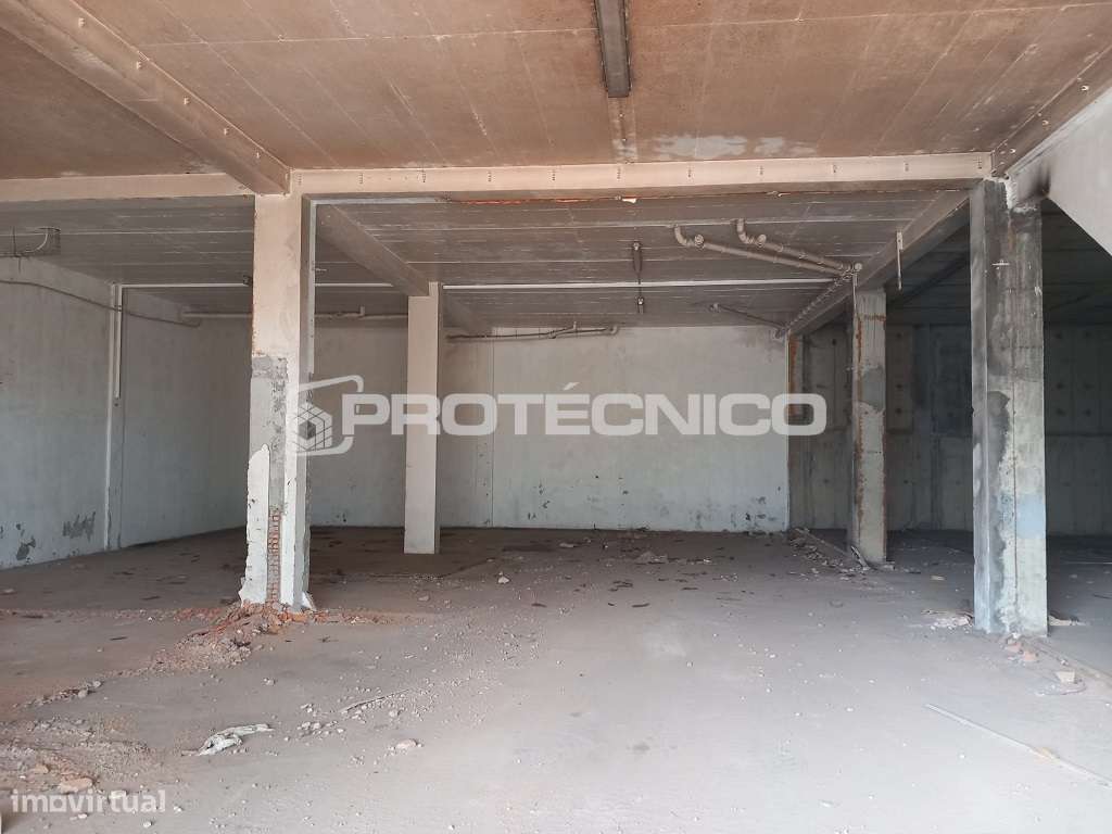 Armazém c/ 3.154m2 – Z. I. da Mota - Grande imagem: 3/24