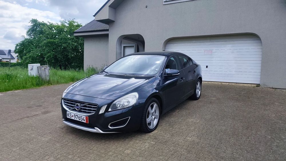 Volvo S60 II D3 Geartronic Summum 2011
