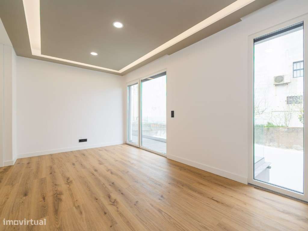 MORADIA NOVA T4 COM PISCINA - SERRA DE CASAL DE CAMBRA-29