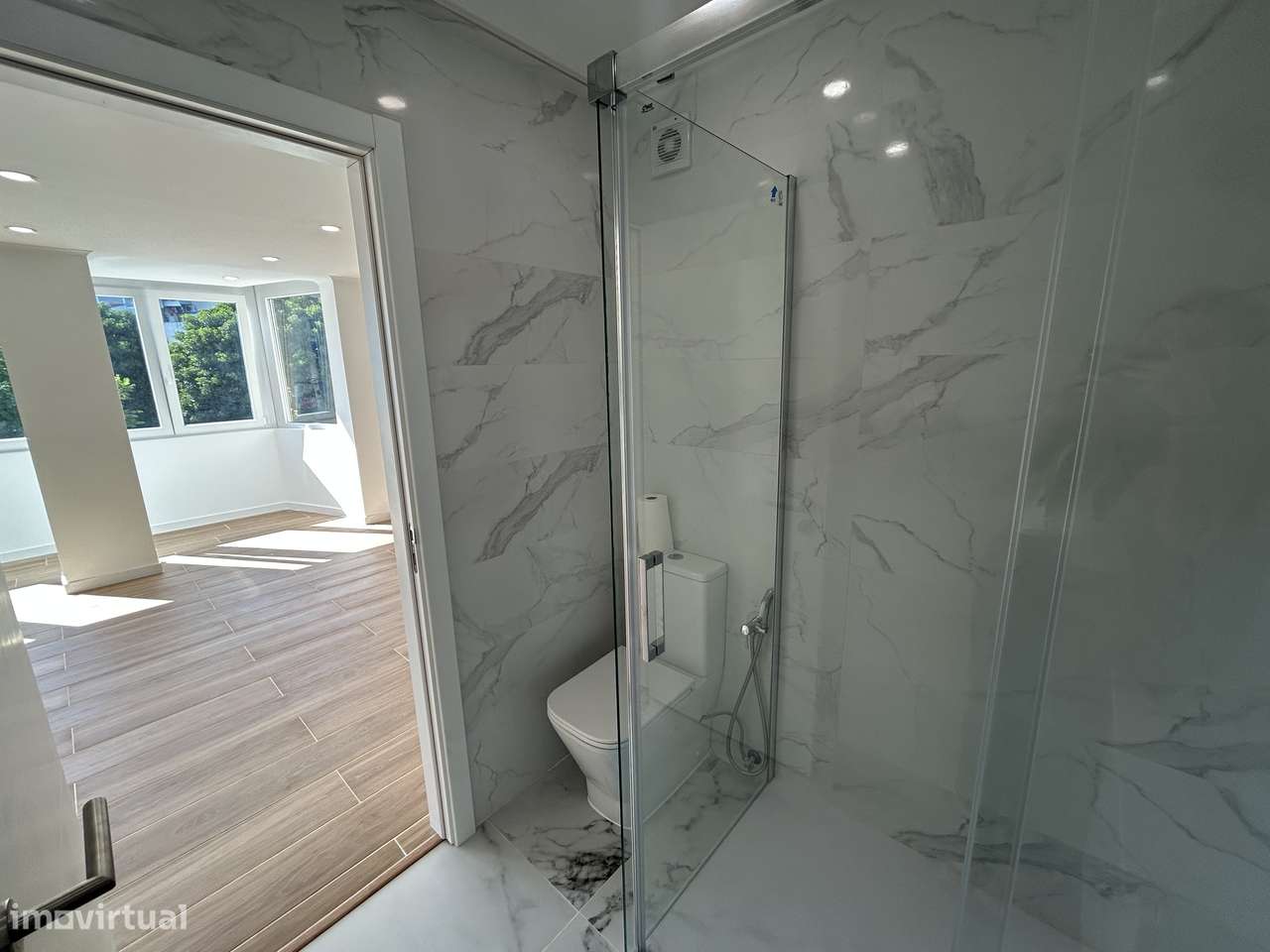 Apartamento T1, totalmente remodelado, em Forte da Casa!-12