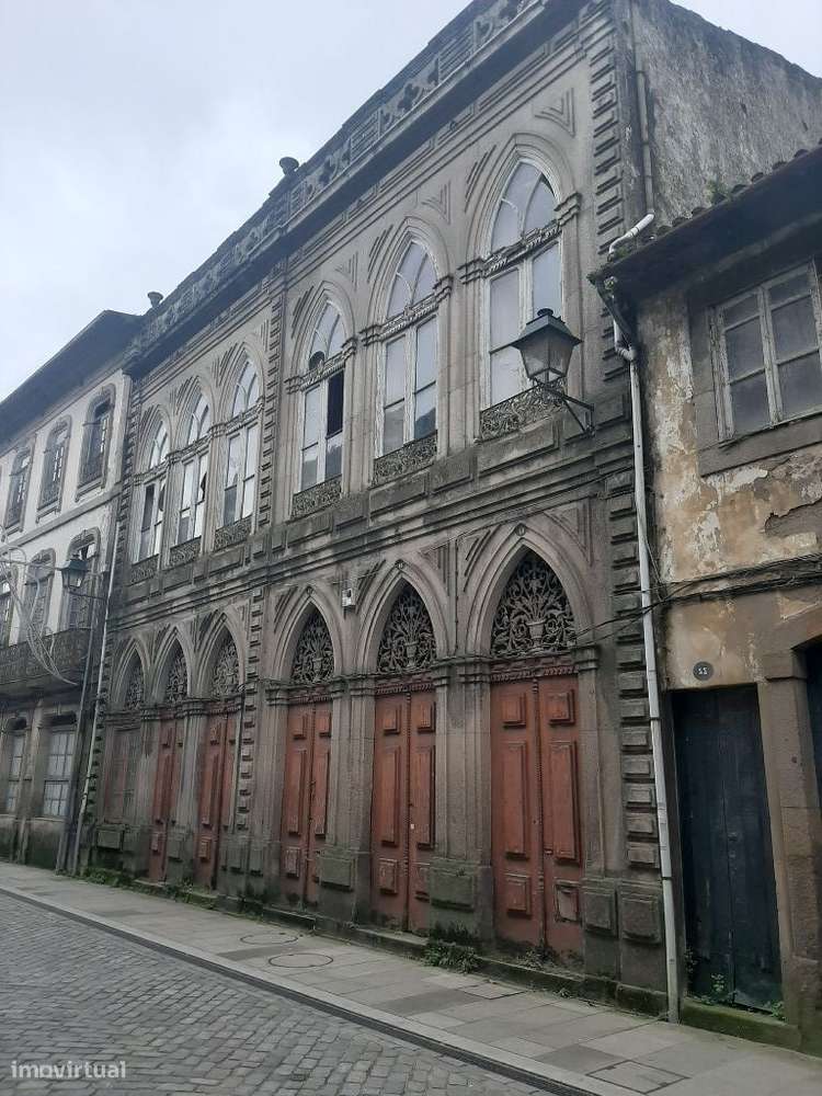 Prédio no centro da vila - Grande imagem: 3/6